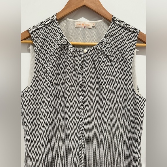 Tory Burch sleeveless black and white blouse with zip back size 10 b21 - Picture 3 of 7